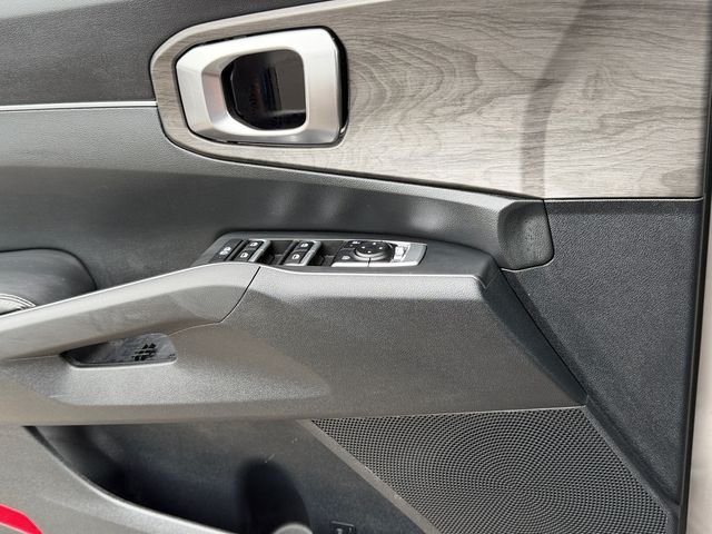 Used 2025 Brown Kia X-Line EX image 27