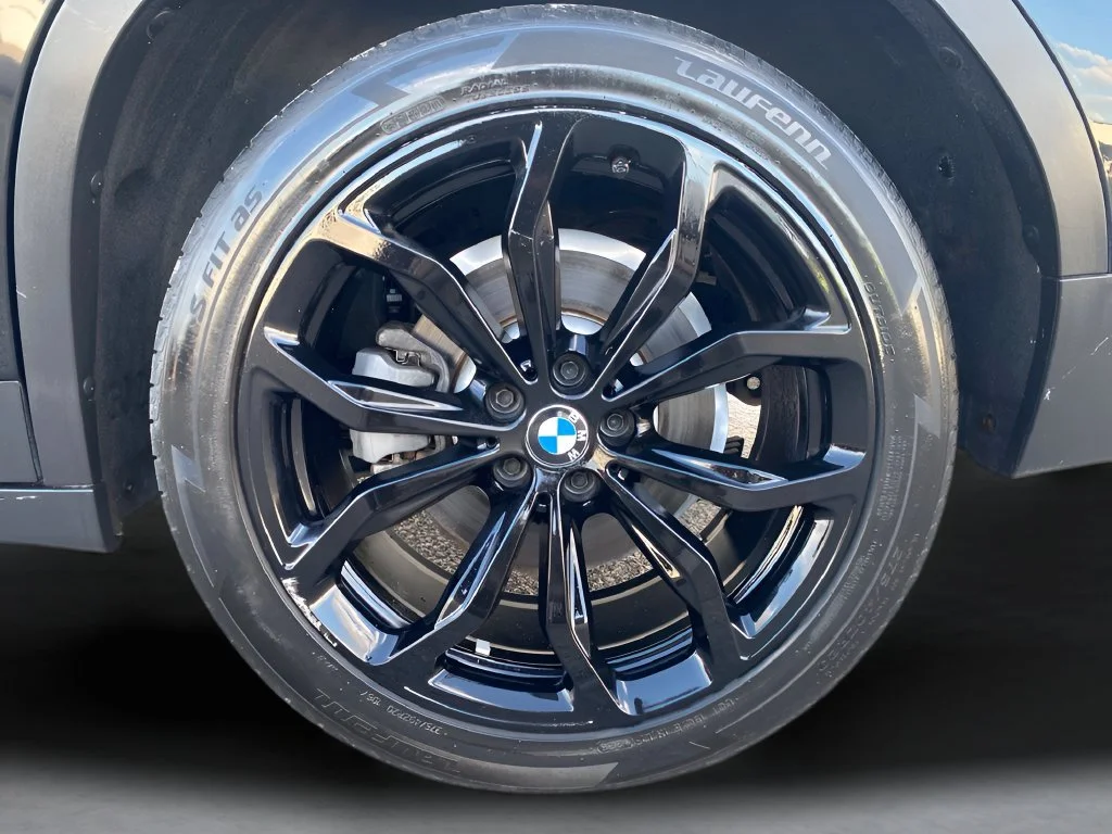 Used 2019 Black BMW xDrive30i image 36
