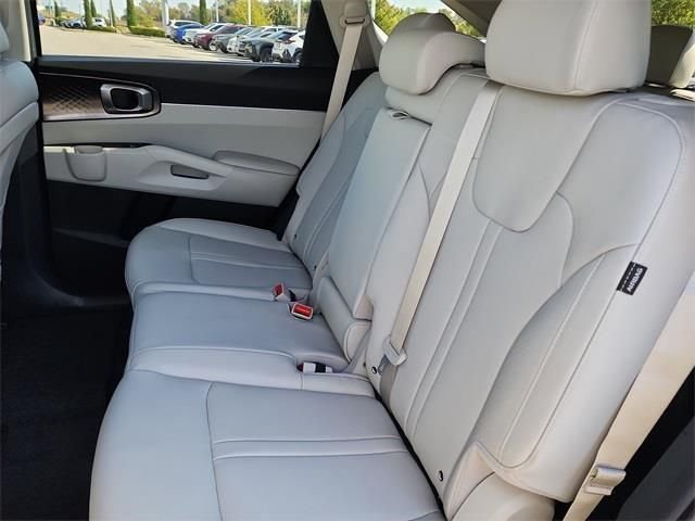 2026 Kia Sorento EX Hybrid - Photo 16