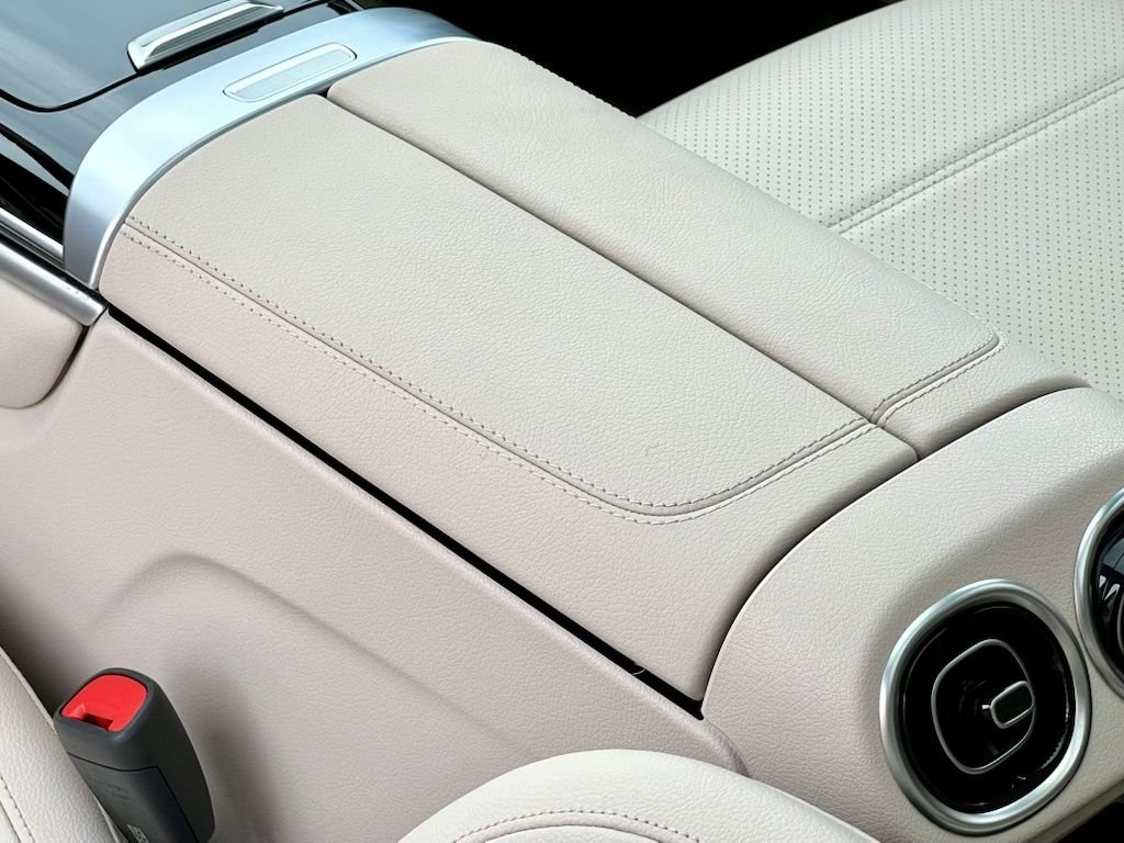 Certified Used 2023  Mercedes-Benz GLC 300 image 31