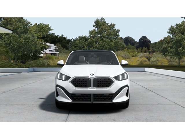 New 2026 Mineral White Metallic BMW xDrive28i image 3