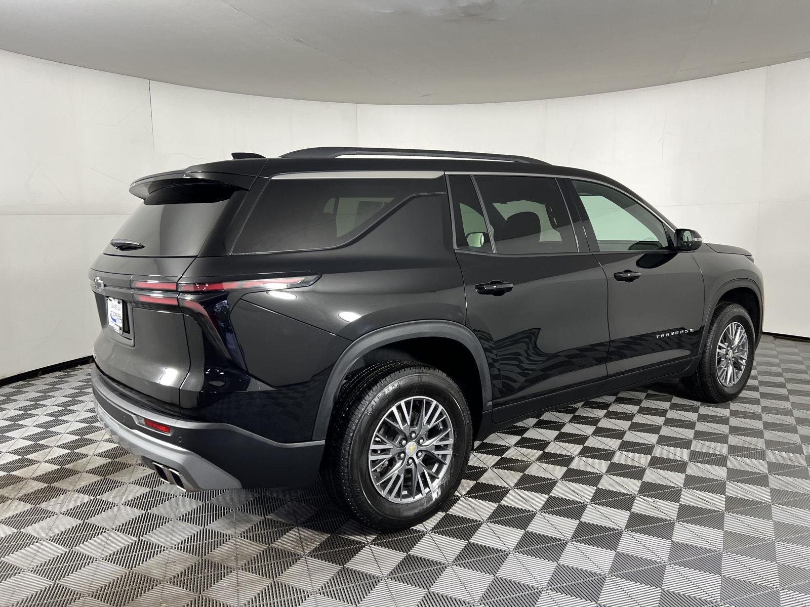 Used 2025 Mosaic Black Metallic Chevrolet AWD LT image 25