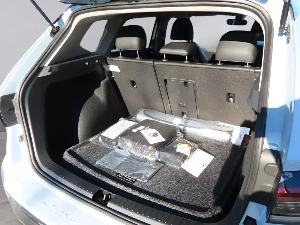 2025 Volkswagen Taos SE Black - Photo 19