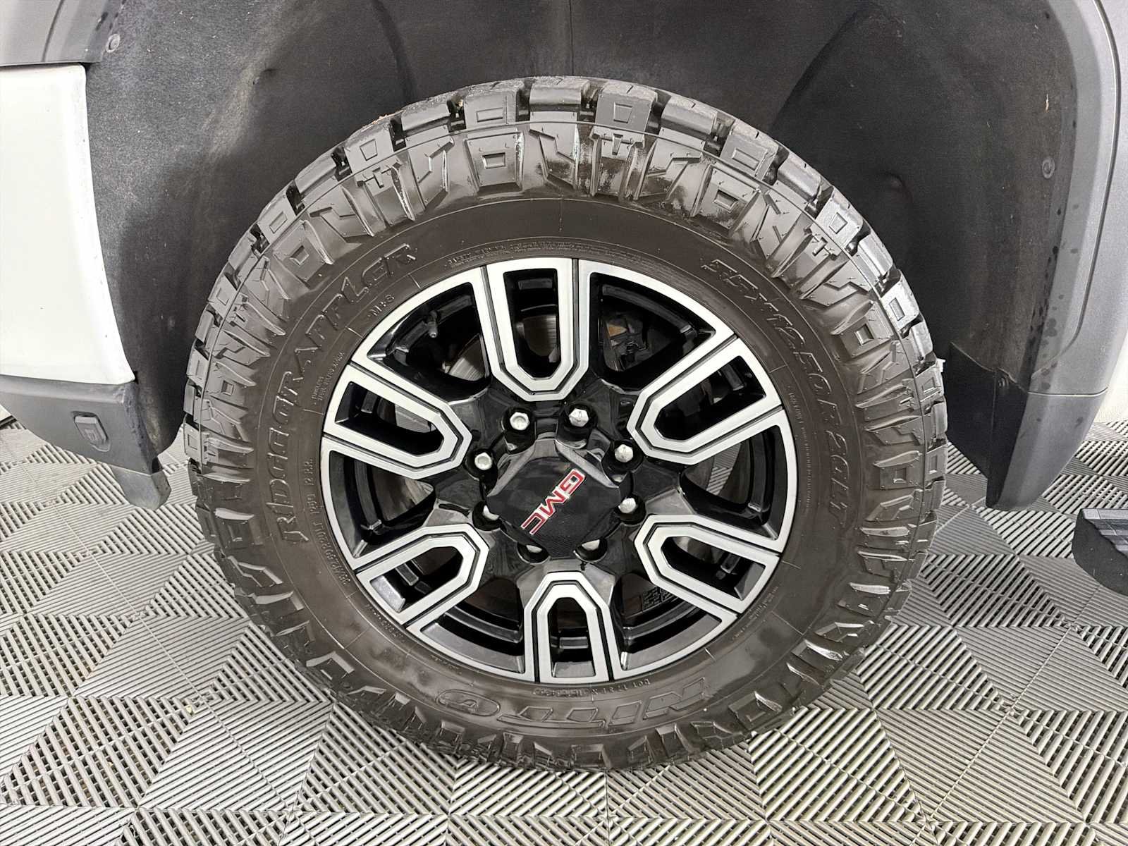 Used 2023 Summit White GMC AT4 image 10