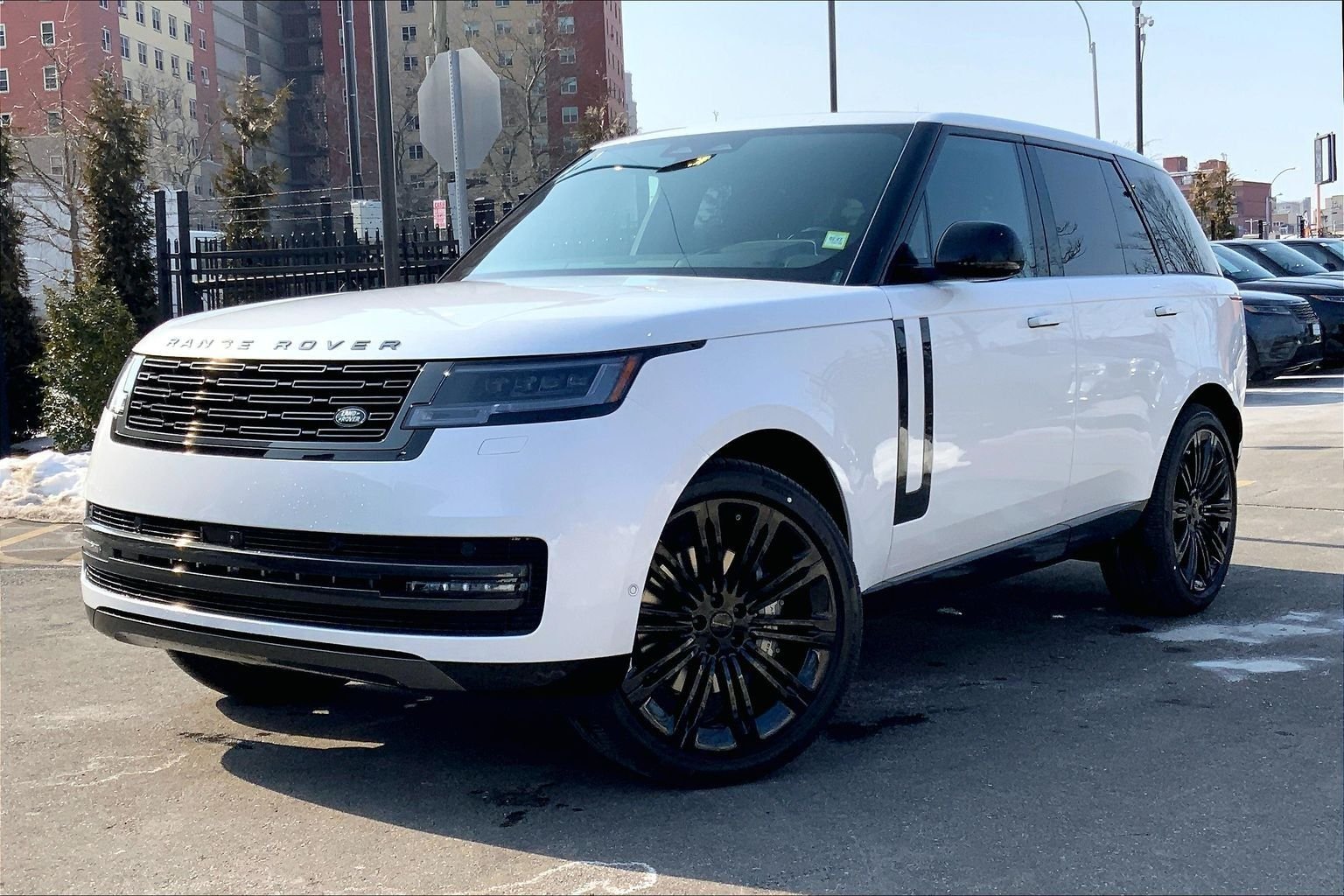 2026 Land Rover Range Rover 3.0 SE SWB's photo