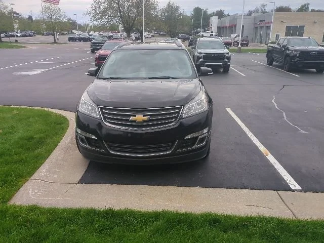 Used 2017 Chevrolet Traverse 2LT with VIN 1GNKVHKD0HJ282873 for sale in Marshall, MI