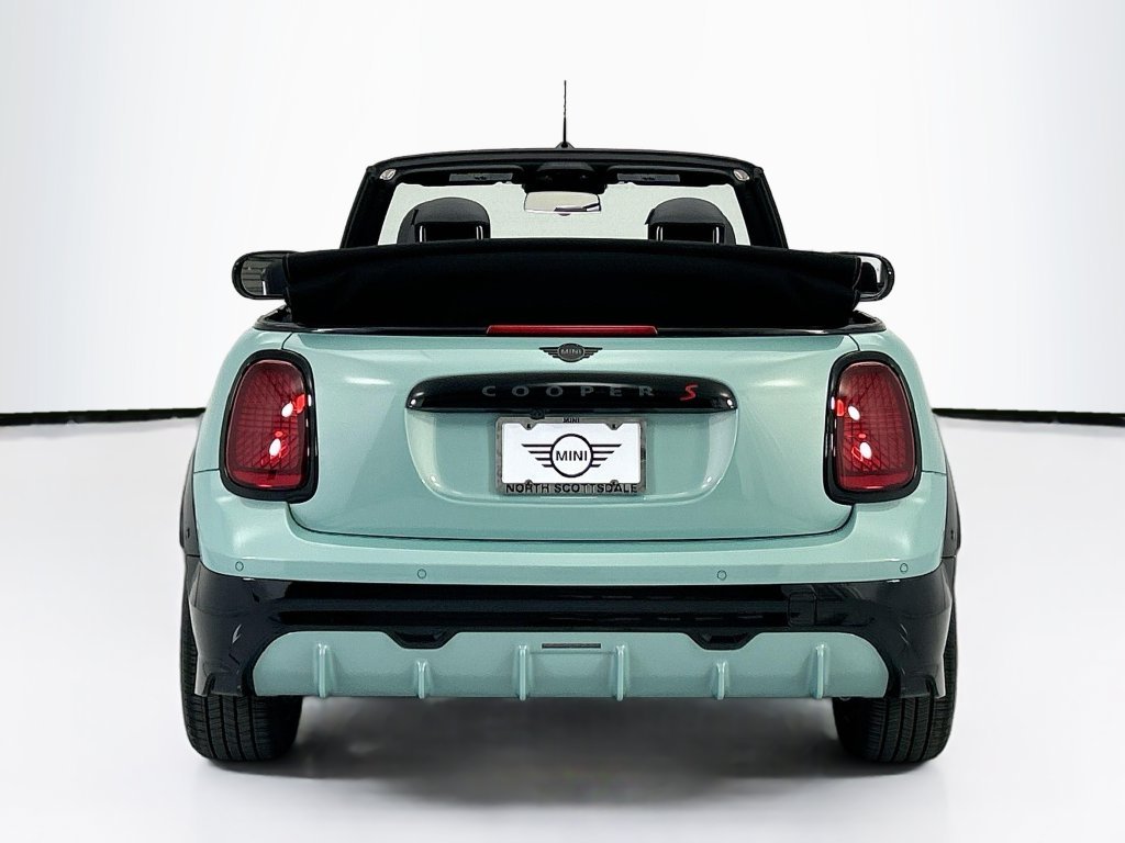Used 2026 Green MINI Iconic image 6