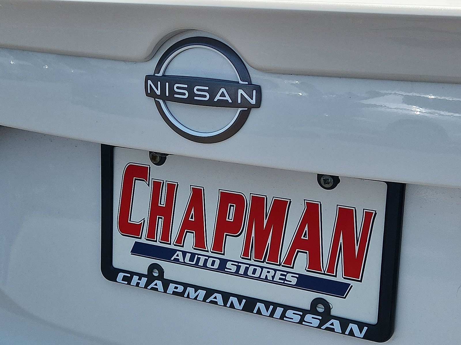 Used 2025 Aspen White Tricoat/Super Black Nissan SR image 32
