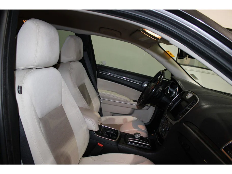 Used 2019 Granite Crystal Metallic Clearcoat Chrysler Touring image 21
