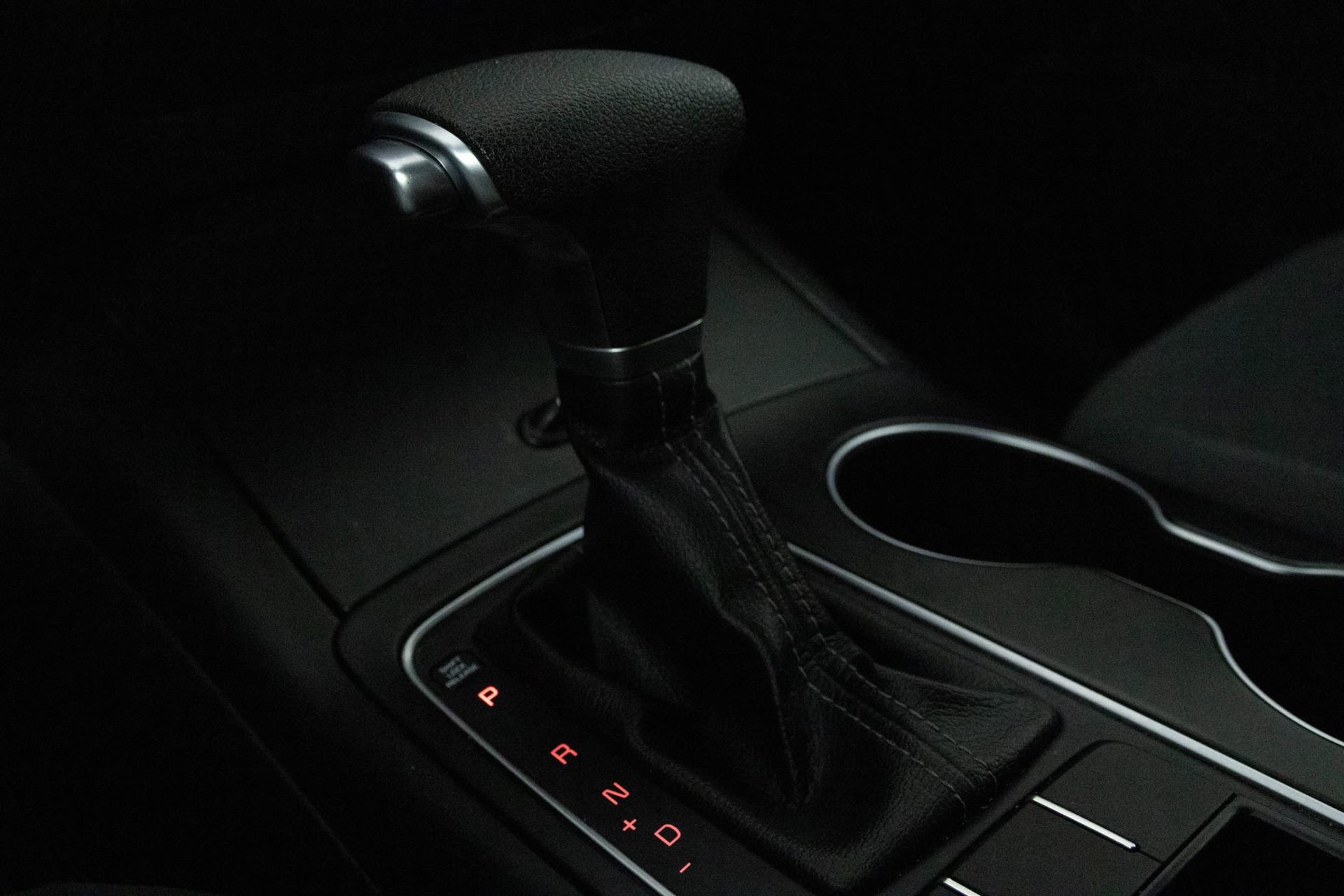 2019 KIA SORENTO - Image 24