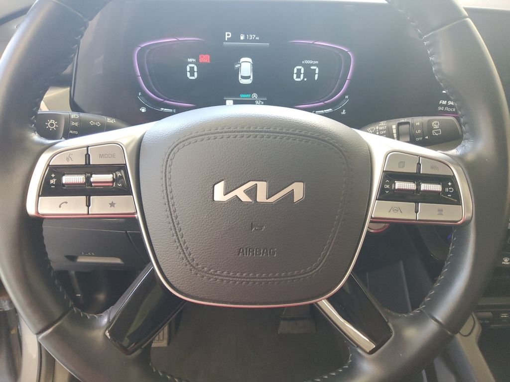 Used 2025 Silver Kia S image 9