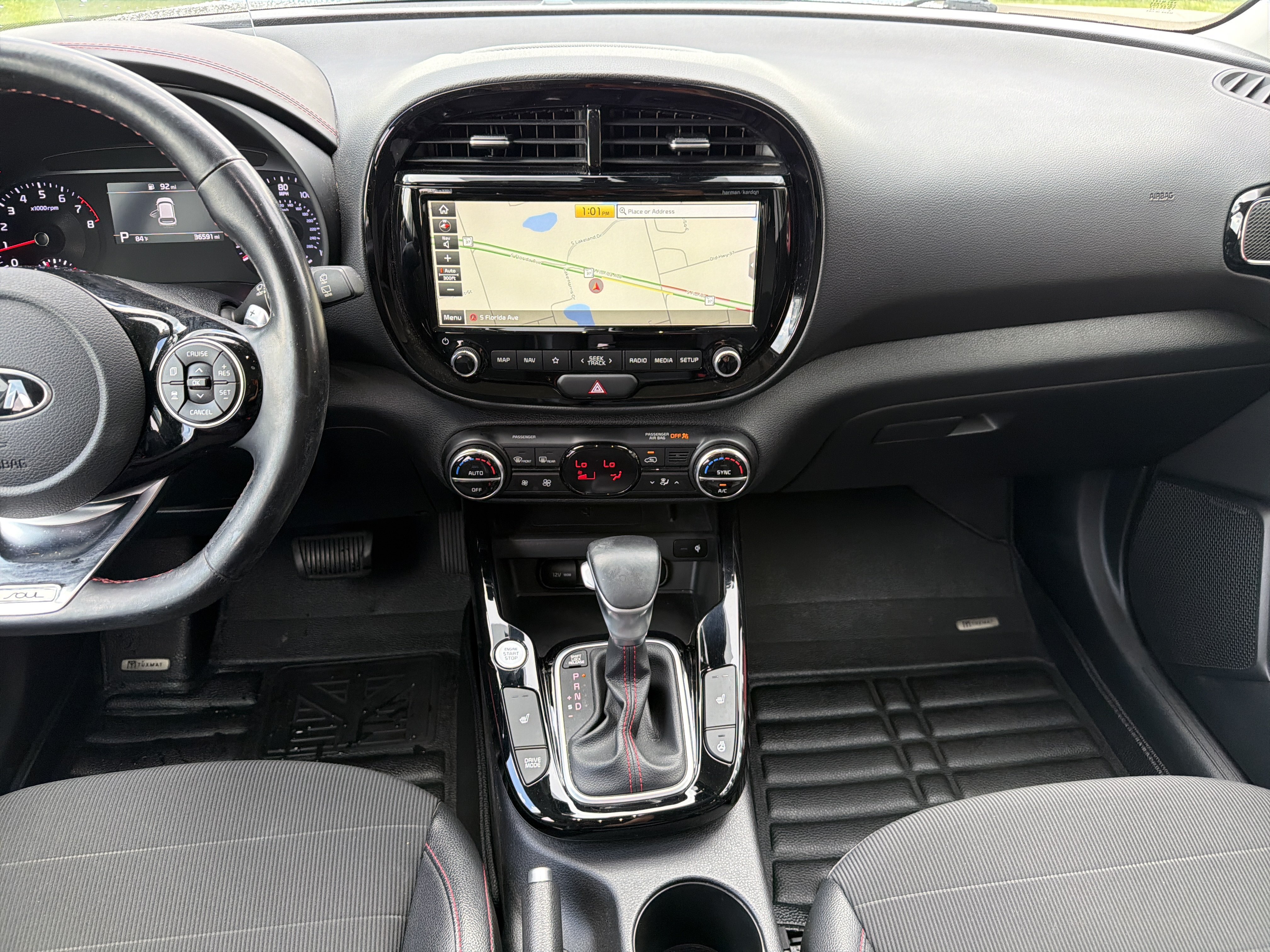 Used 2021 Snow White Pearl Kia Turbo image 15
