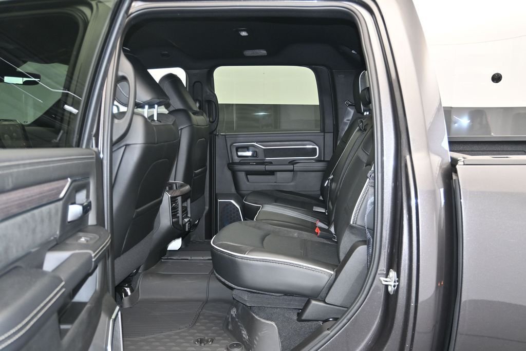 New 2026 Granite Crystal Metallic Clear-Coat Exterior Paint RAM Laramie image 14