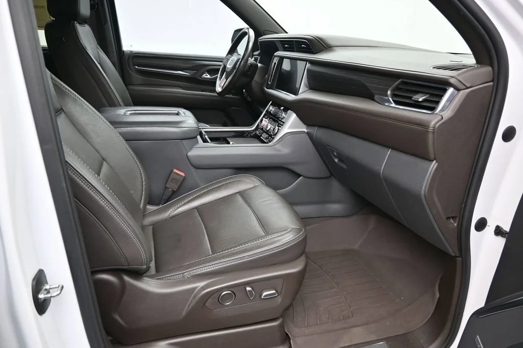 Used 2021 White GMC Denali image 29
