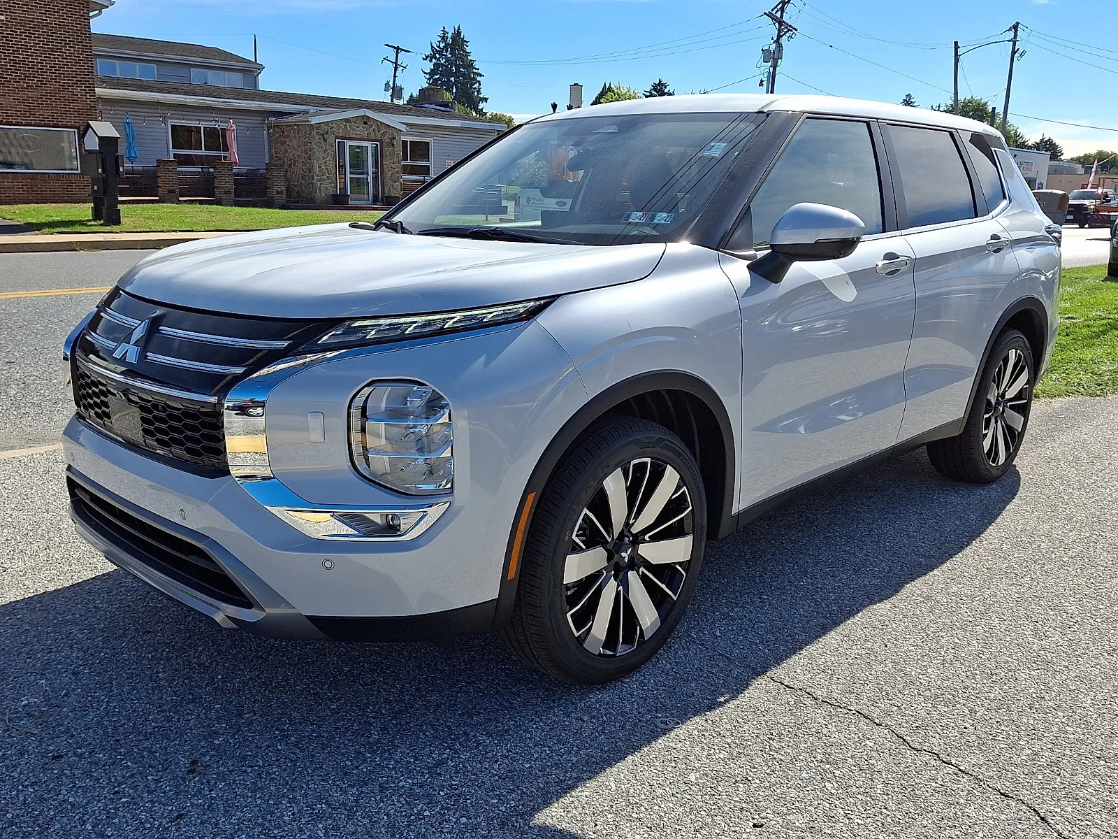 New 2026 White Mitsubishi SE image 4