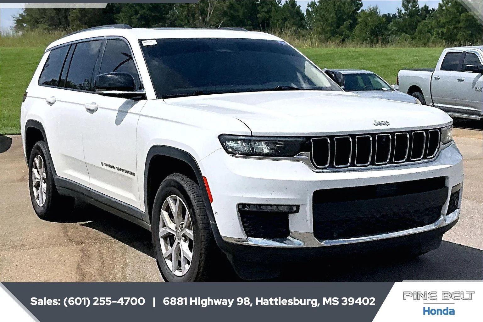 Used 2022 Bright White Clearcoat Jeep Limited image 2
