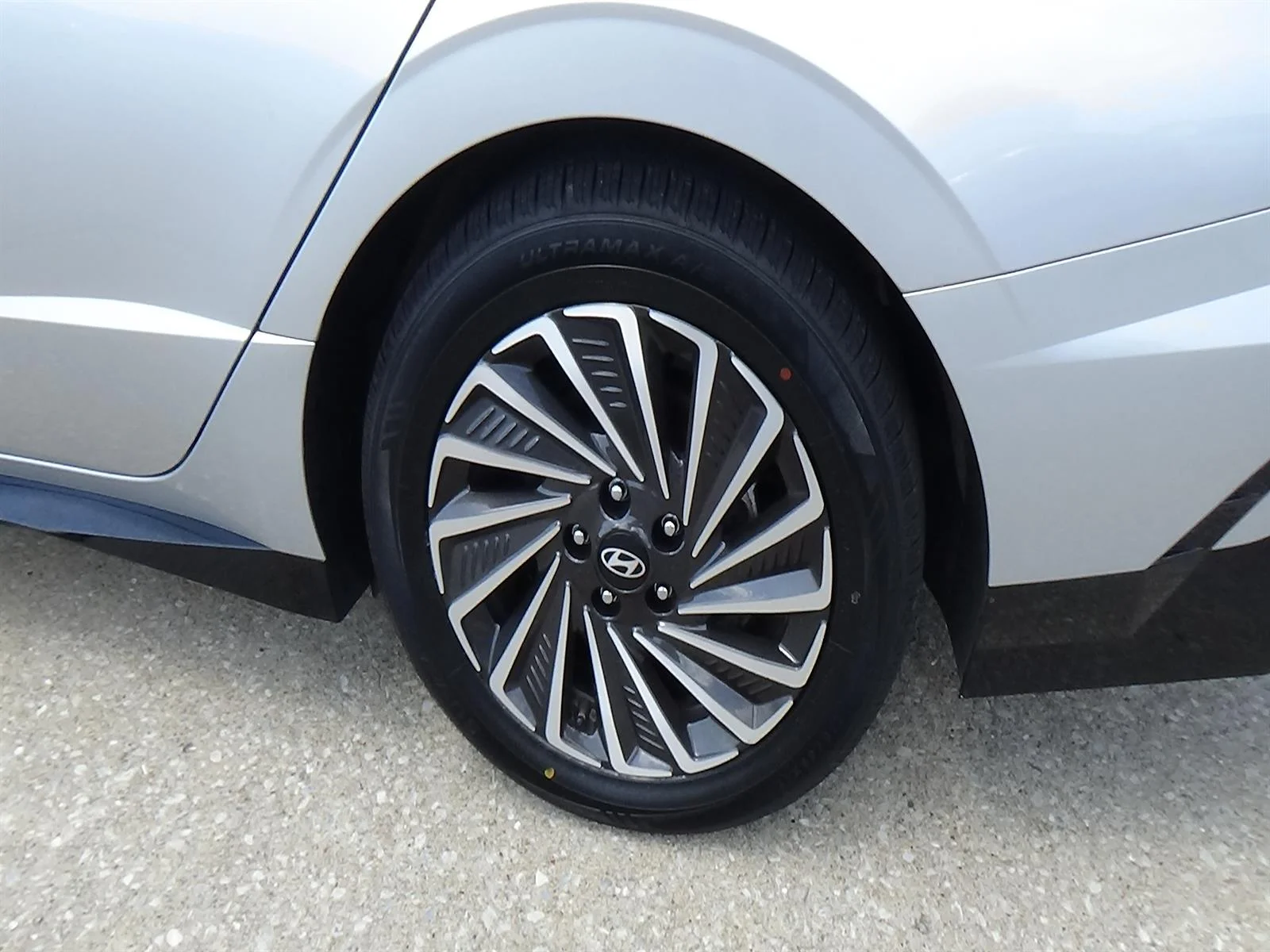 Used 2025 Aero Silver Metallic (t4a) Hyundai SEL image 9