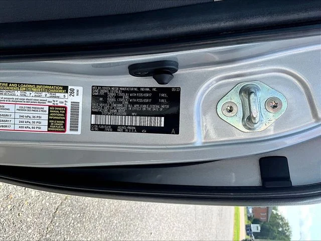 Used 2023 Silver Toyota XLE image 18