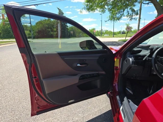 Used 2023 Red Lexus 350 image 19
