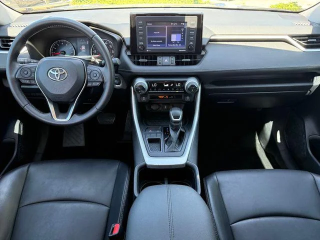 Certified Used 2022 SILVER SKY METALLIC Toyota XLE Premium image 26