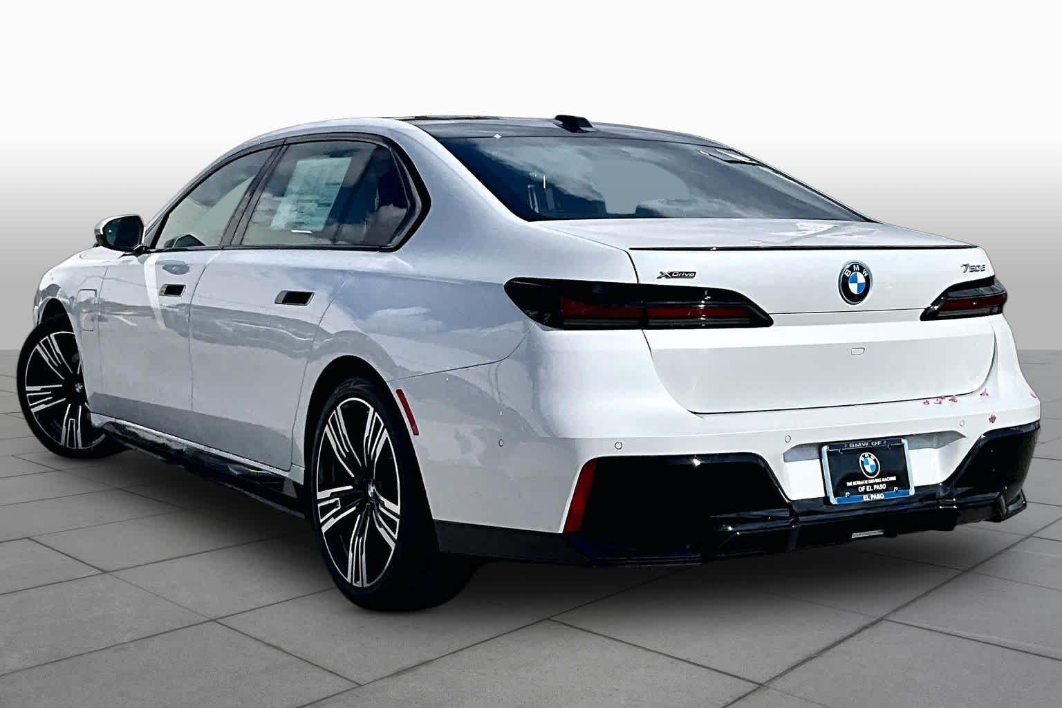 New 2026 Mineral White Metallic BMW 750e xDrive image 12