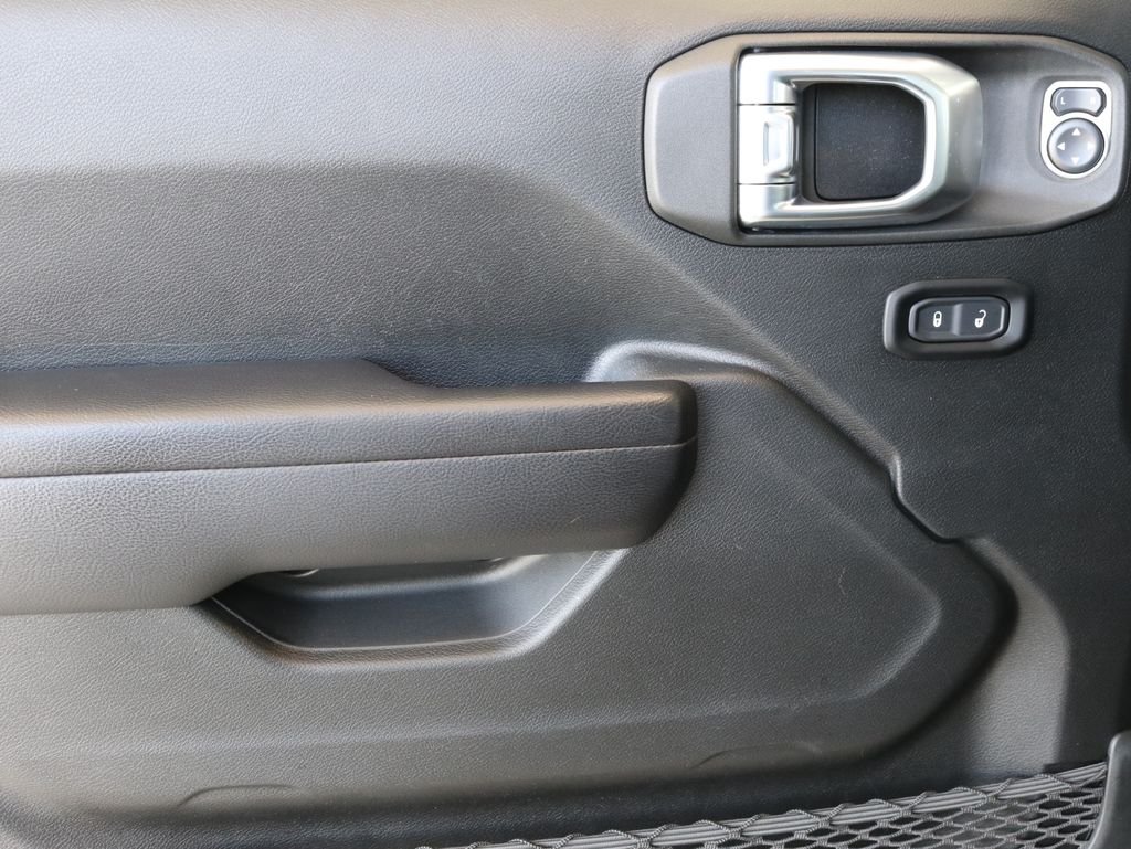 Used 2021 Gray Jeep Rubicon image 21