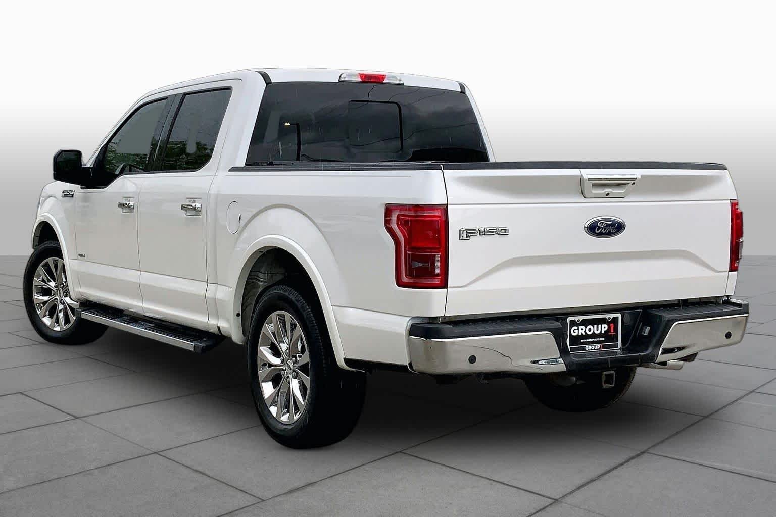Used 2017 White Platinum Metallic Tri-Coat Ford Lariat image 10