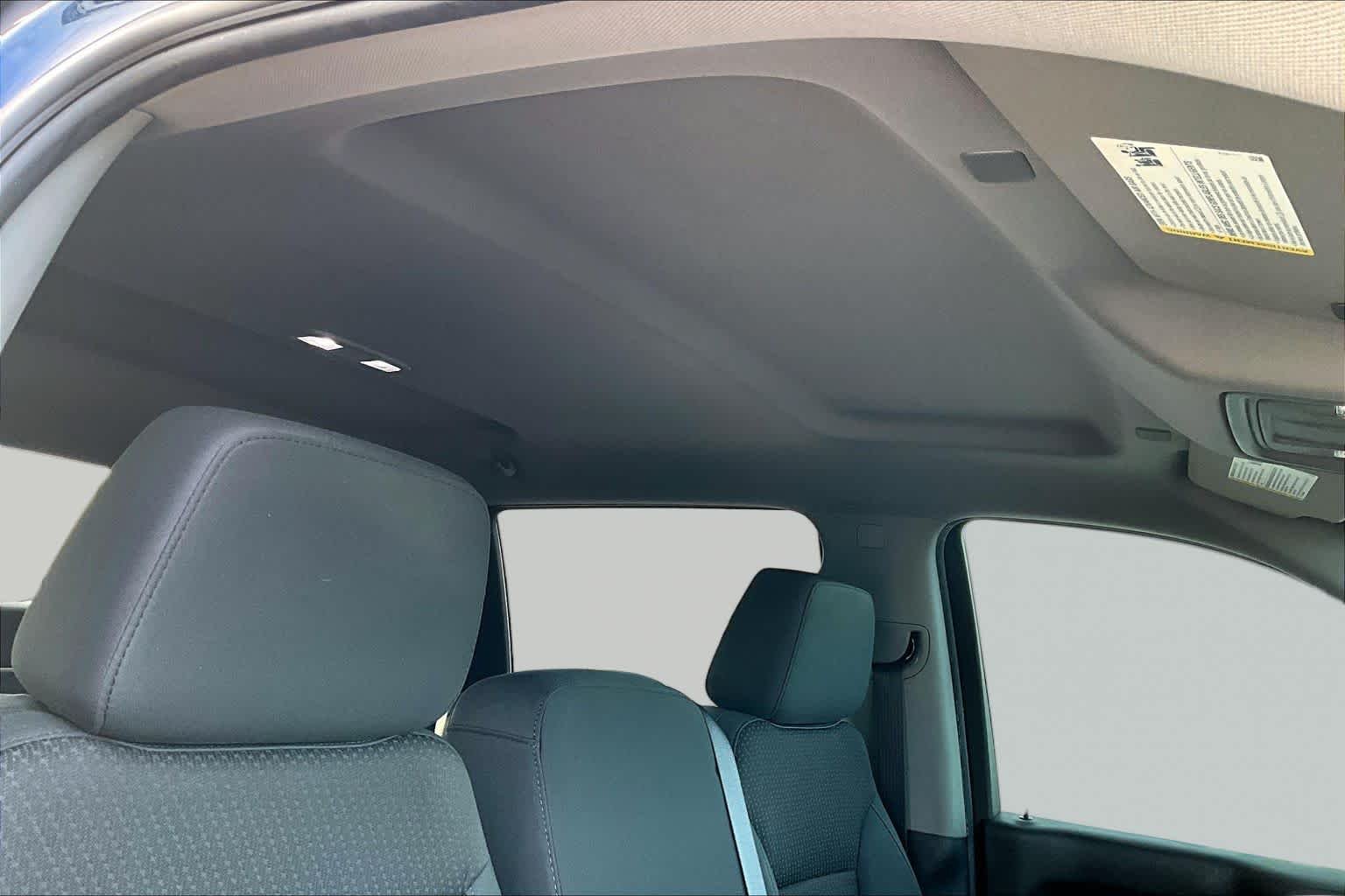 Used 2019 Northsky Blue Metallic Chevrolet Custom image 10