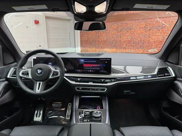 Used 2026 White BMW M60i image 12