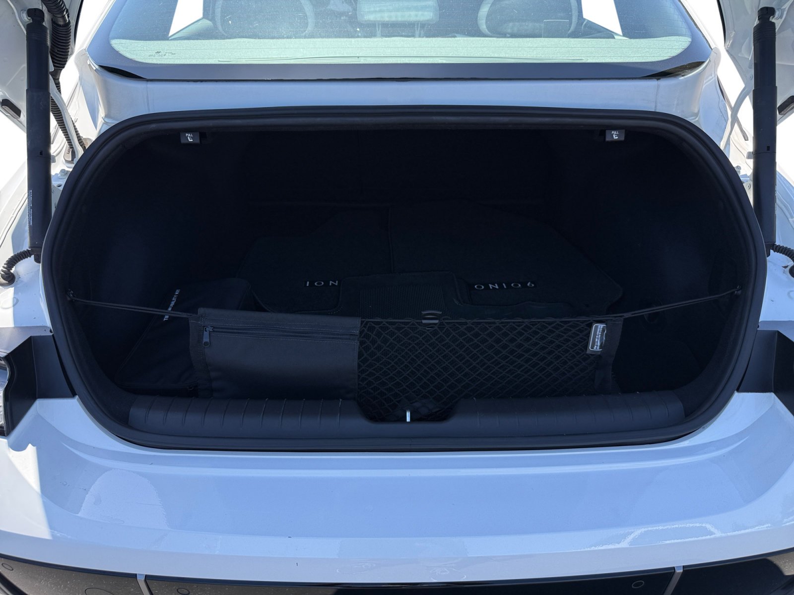 Used 2023 White Hyundai SEL image 17