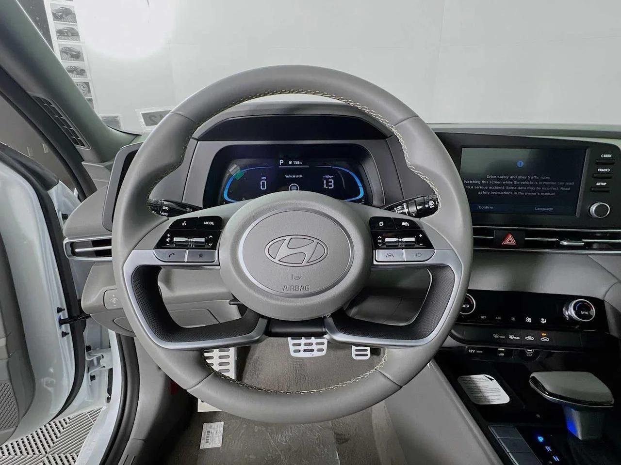2026 Hyundai Elantra — photo 8