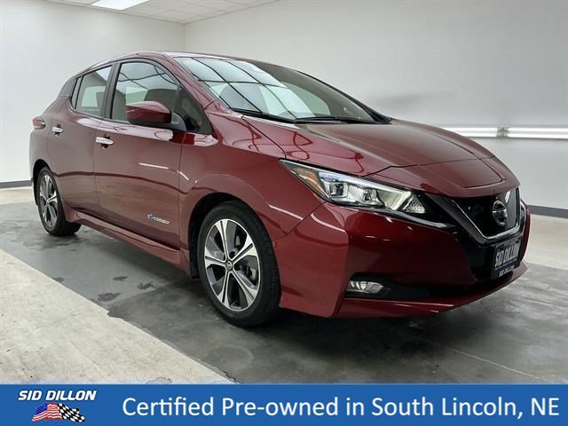 Used 2018 Scarlet Ember Nissan SV image 3