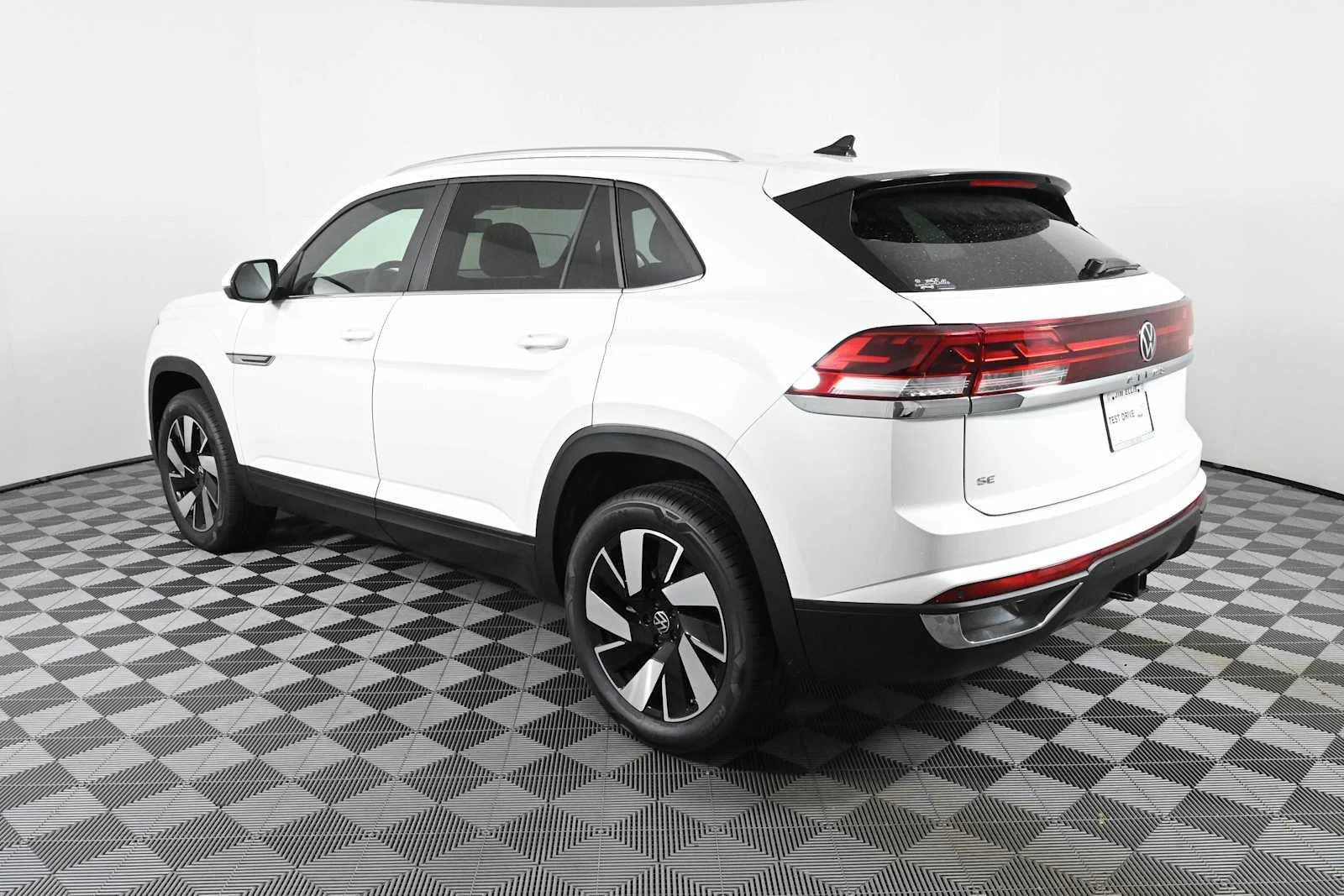 New 2026 Opal White Pearl Volkswagen 2.0T SE w/Technology image 5