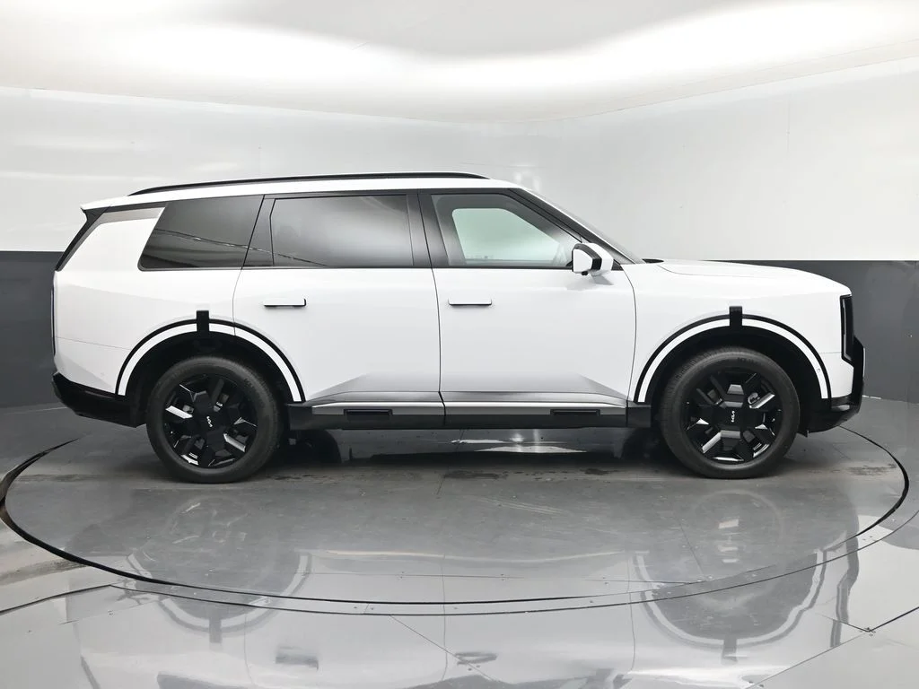 Certified Used 2027 White Kia SX image 2