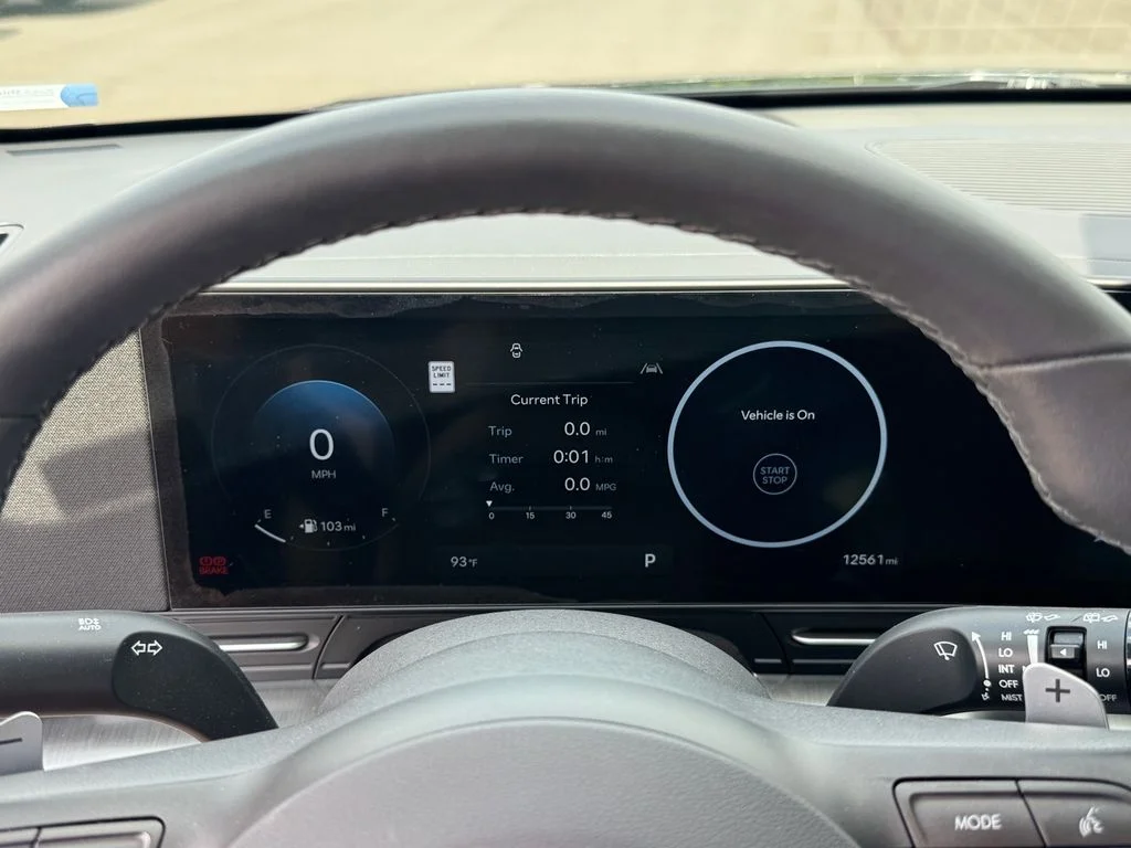 Used 2025 Black Hyundai SEL Convenience image 23
