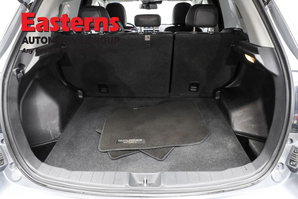 Used 2023 Gray Mitsubishi 2.0 SE image 9