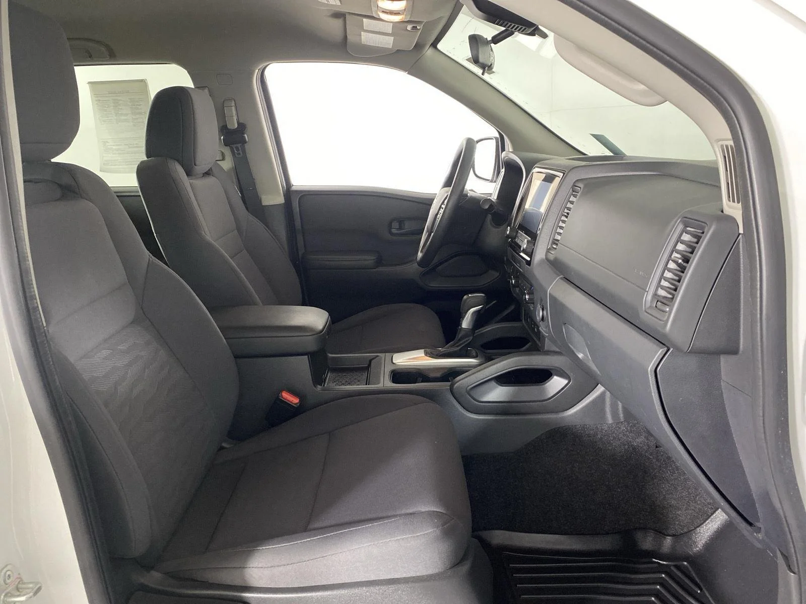 Used 2022 Wh Nissan S image 24