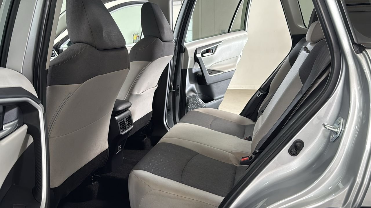 Used 2025 Silver Toyota XLE image 7