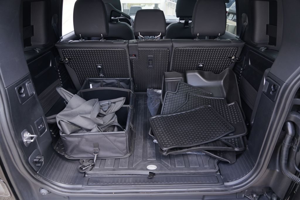 Used 2026 Gray Land Rover S image 33