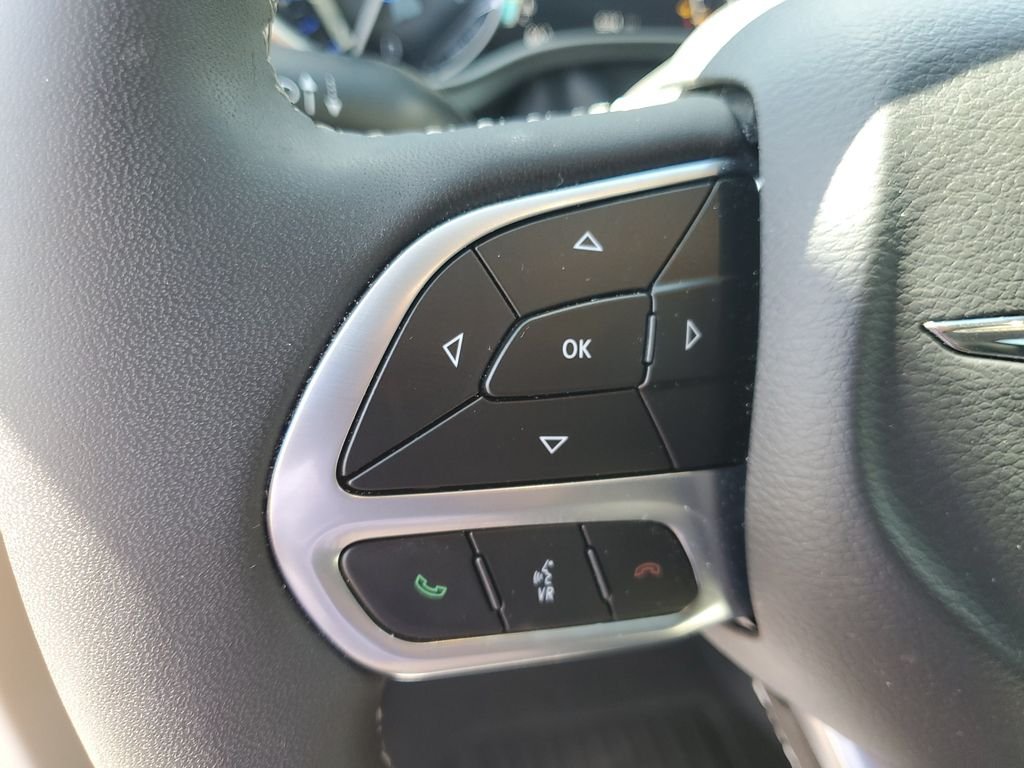 Used 2022 Black Chrysler Touring L image 17