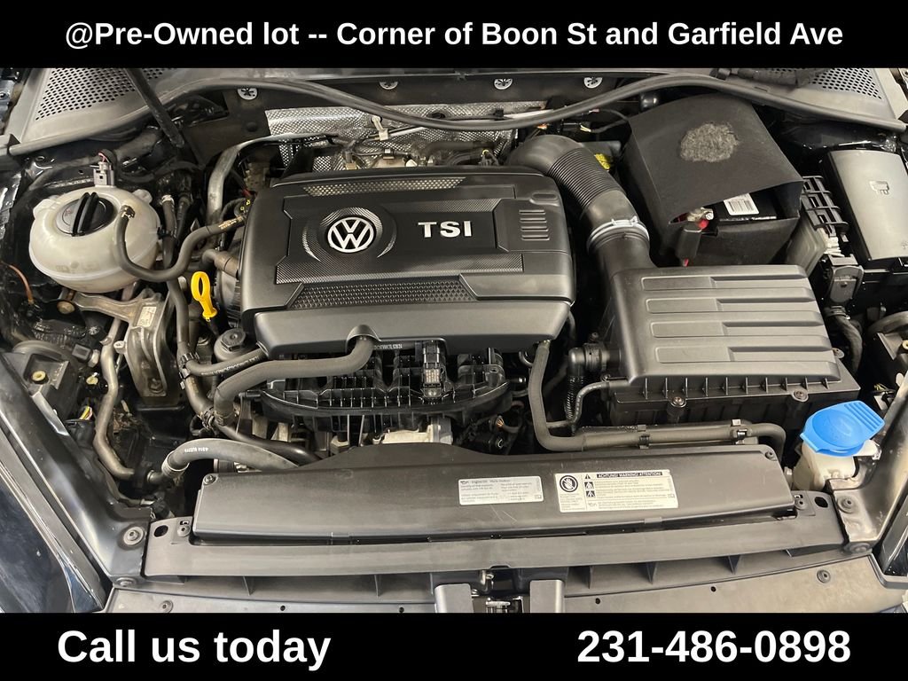 Used 2015  Volkswagen SEL image 3