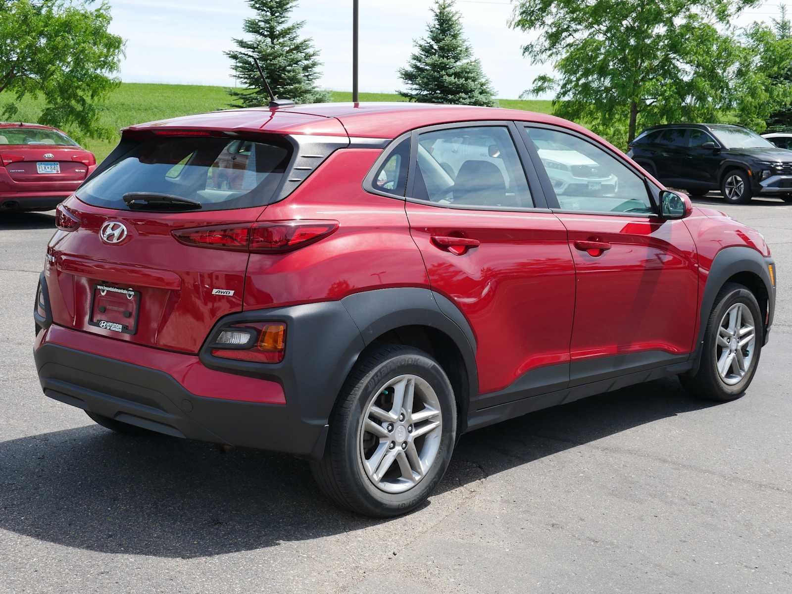 Certified Used 2019 Pulse Red Hyundai SE image 4