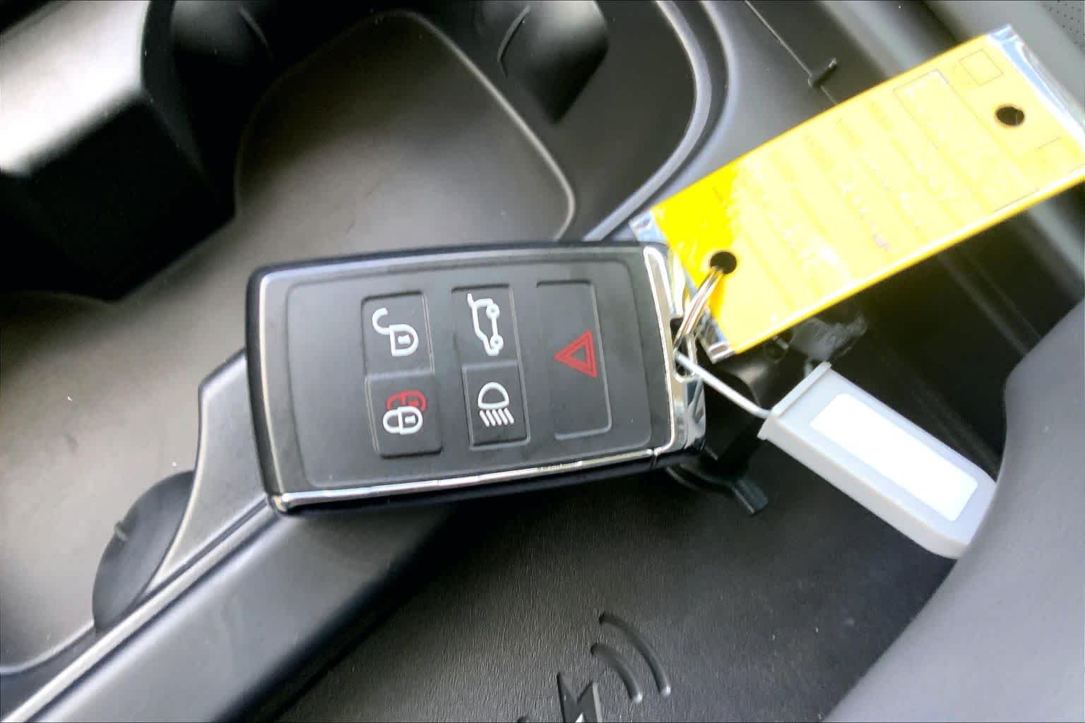 Used 2024 Fuji White Land Rover S image 14