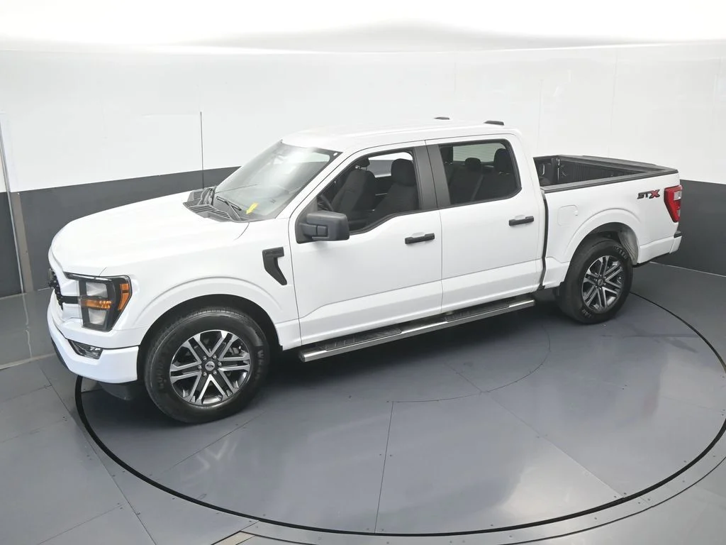 Used 2023 Oxford White Ford XL image 40