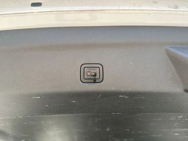 Used 2021 White Chevrolet Premier image 14