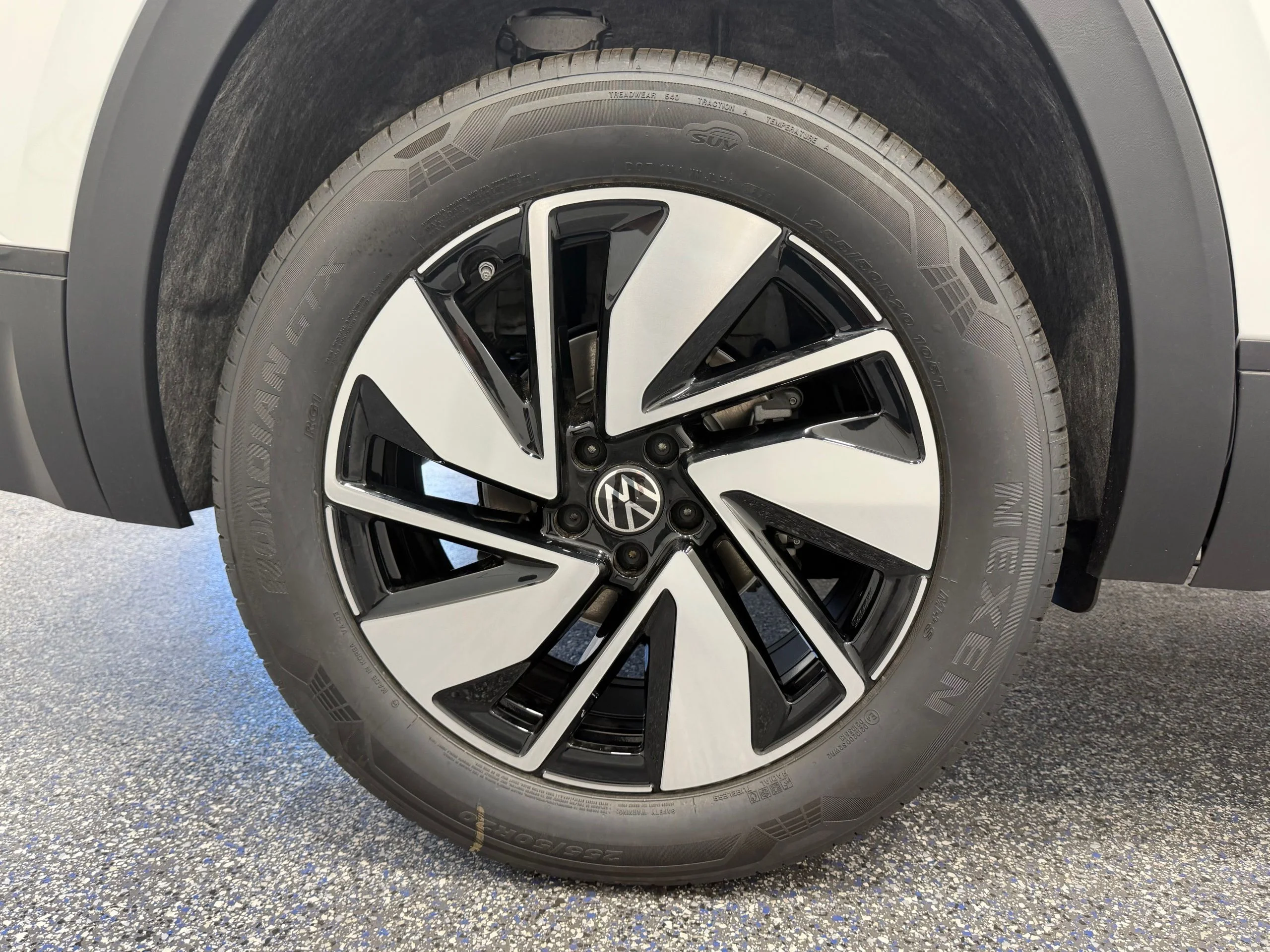New 2026 White Volkswagen 2.0T SE w/Technology image 13
