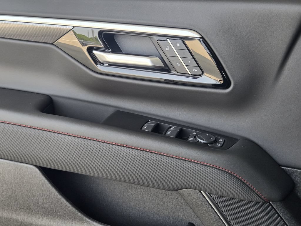 2026 Chevrolet Suburban RST - Photo 17