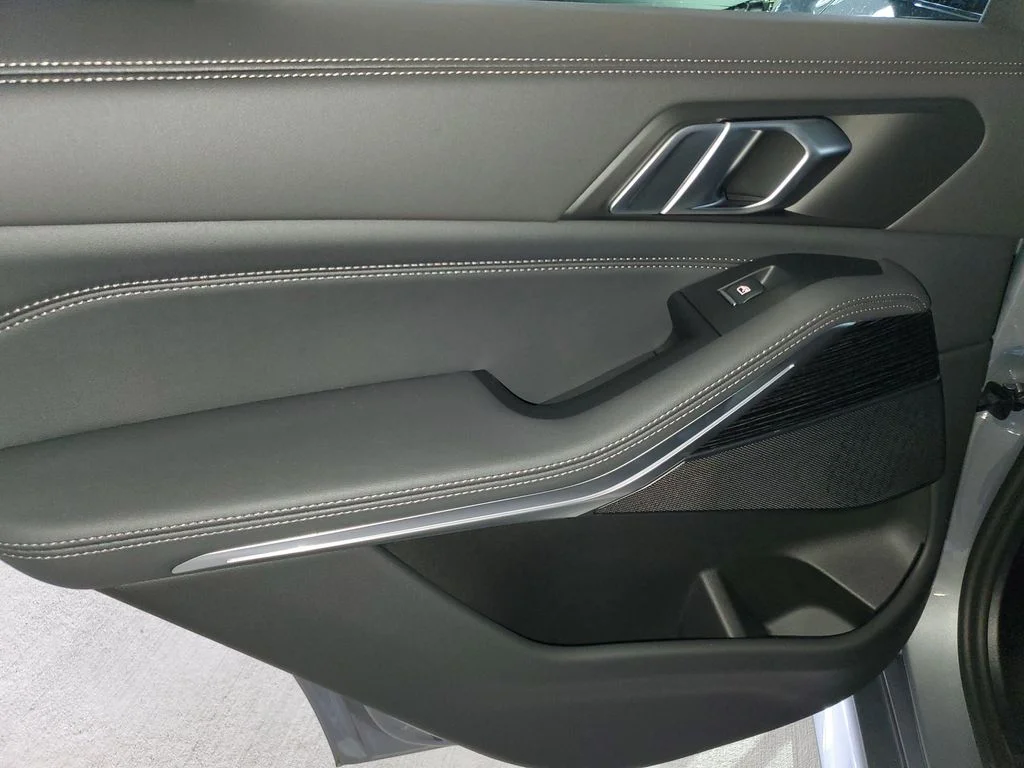 New 2026 Skyscraper Grey Metallic BMW sDrive40i image 9