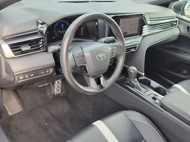 2025 Toyota Camry LE - Photo 18
