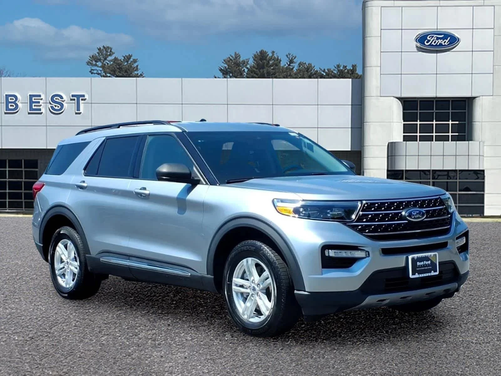 Used 2023 Iconic Silver Ford XLT image 10